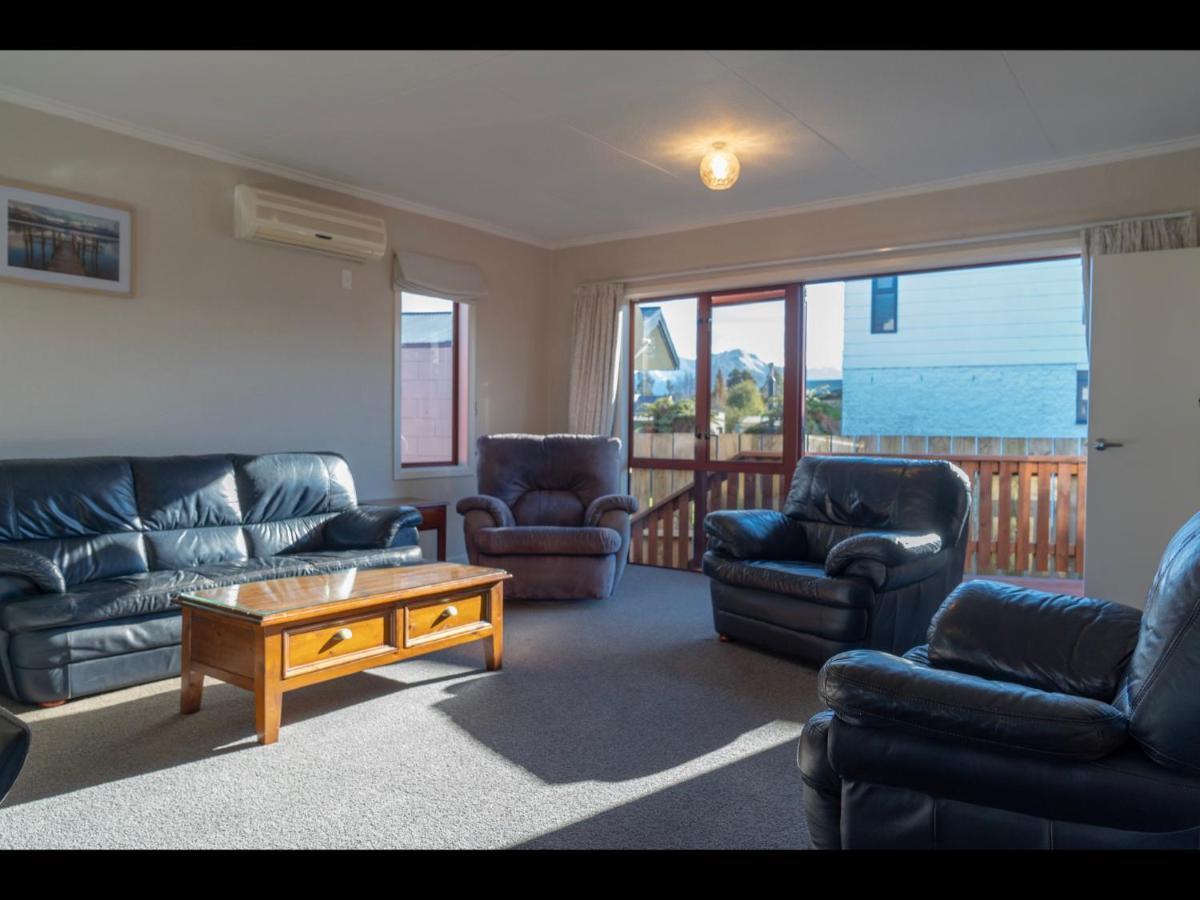 Te Anau Holiday Home - Free Wifi - Free Bikes & Kayaks - Short Walk To Lake & Town - Top Views Eksteriør billede